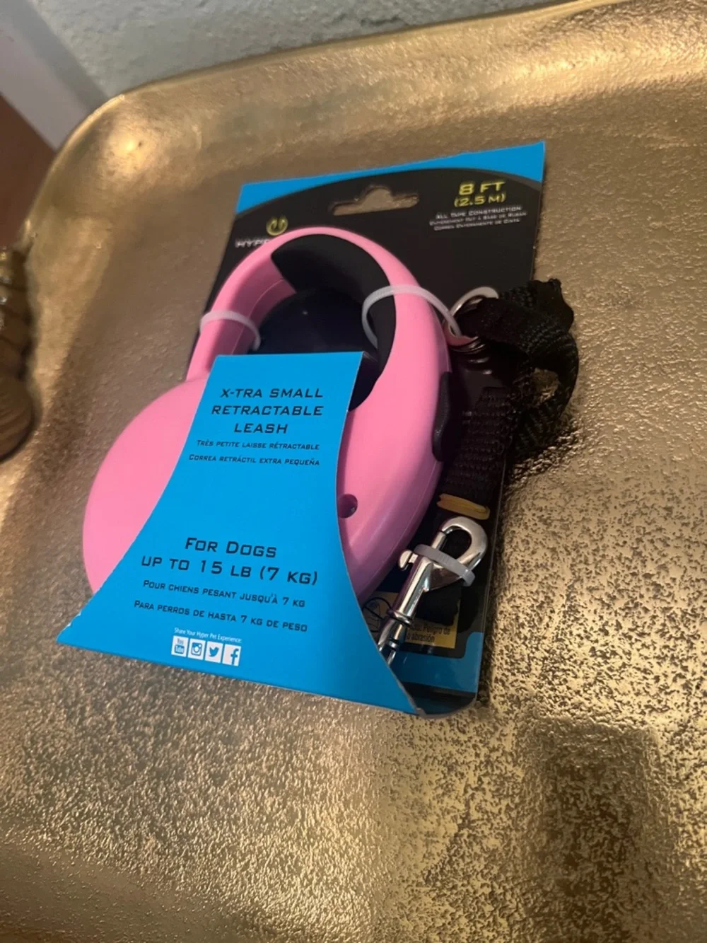 #1845: XSmall Pink Retractable Dog Leash. Retractable Leash Up To 15 LB (7 kg)
